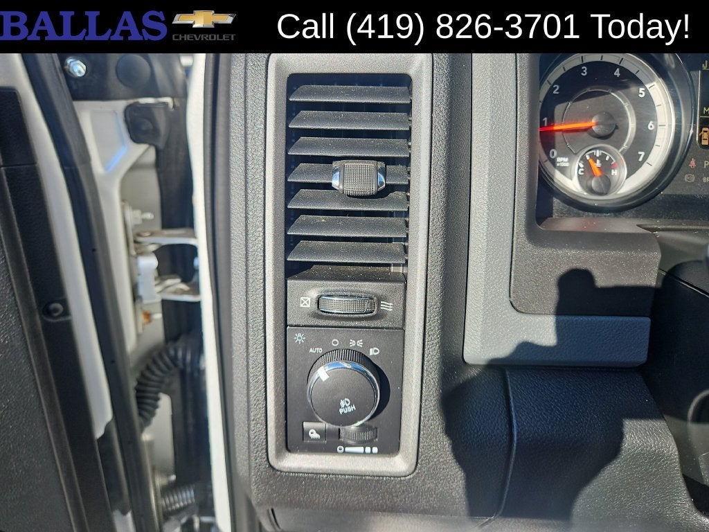 2018 RAM 1500 Express Crew Cab 4x4 5'7" Box