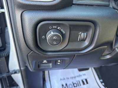 2020 RAM 1500 Big Horn Crew Cab 4x4 5'7" Box