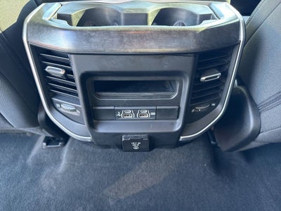 2020 RAM 1500 Big Horn Crew Cab 4x4 5'7" Box