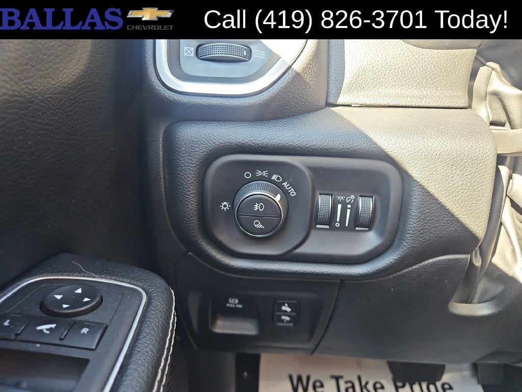 2022 RAM 1500 Laramie Crew Cab 4x4 5'7" Box