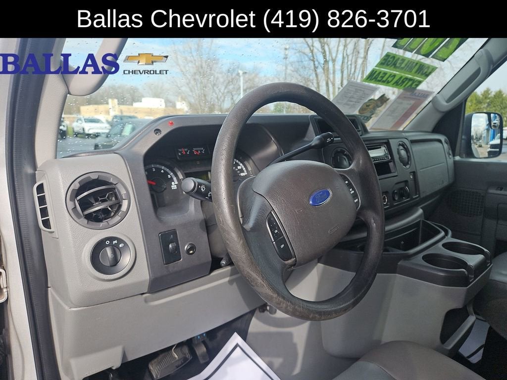 2011 Ford E-Series Econoline Wagon XL - Photo 10