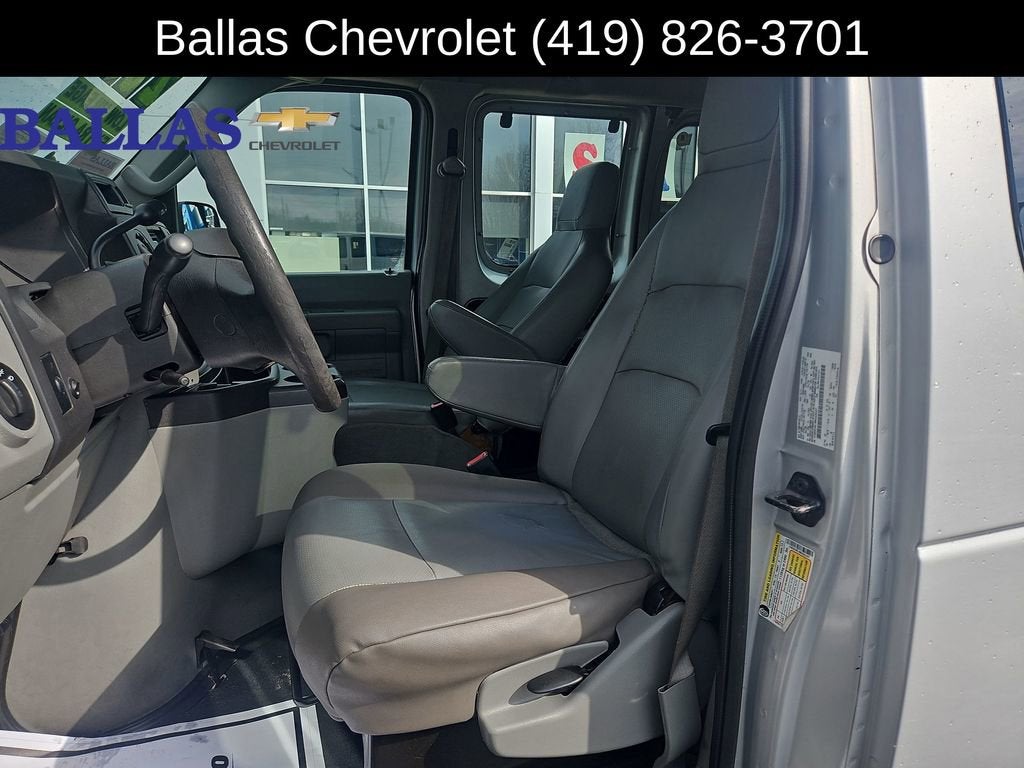 2011 Ford E-Series Econoline Wagon XL - Photo 19