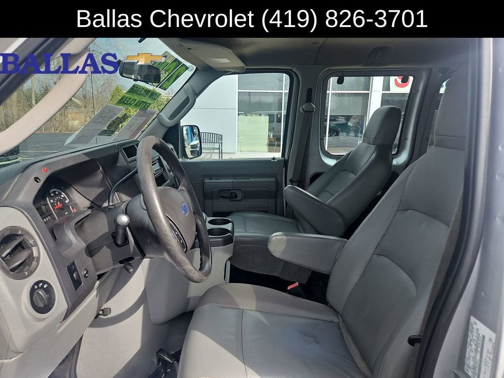 2011 Ford E-Series Econoline Wagon XL - Photo 20
