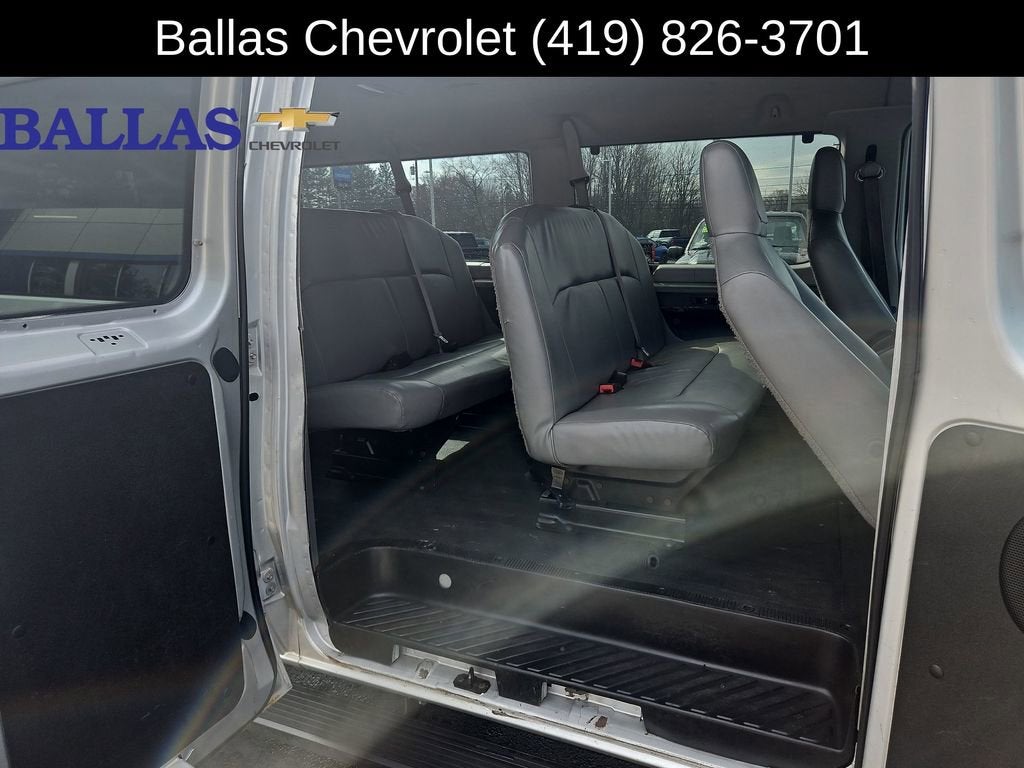 2011 Ford E-Series Econoline Wagon XL - Photo 25