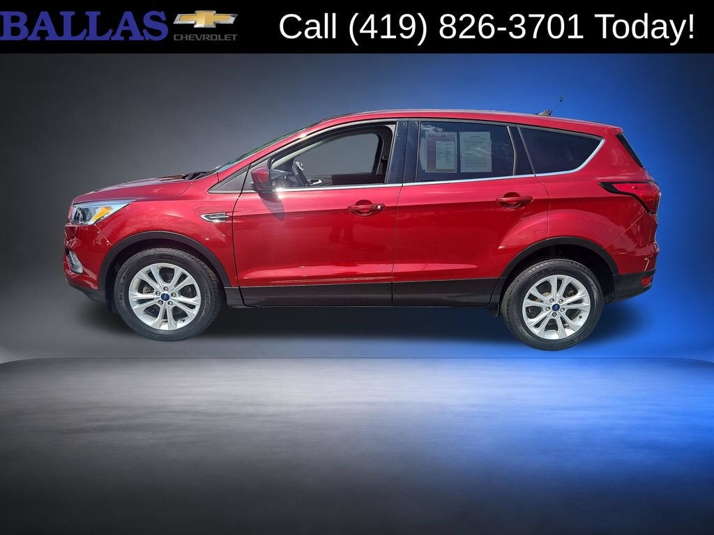 Used 2019 Ford Escape SE with VIN 1FMCU0GD8KUC01033 for sale in Swanton, OH