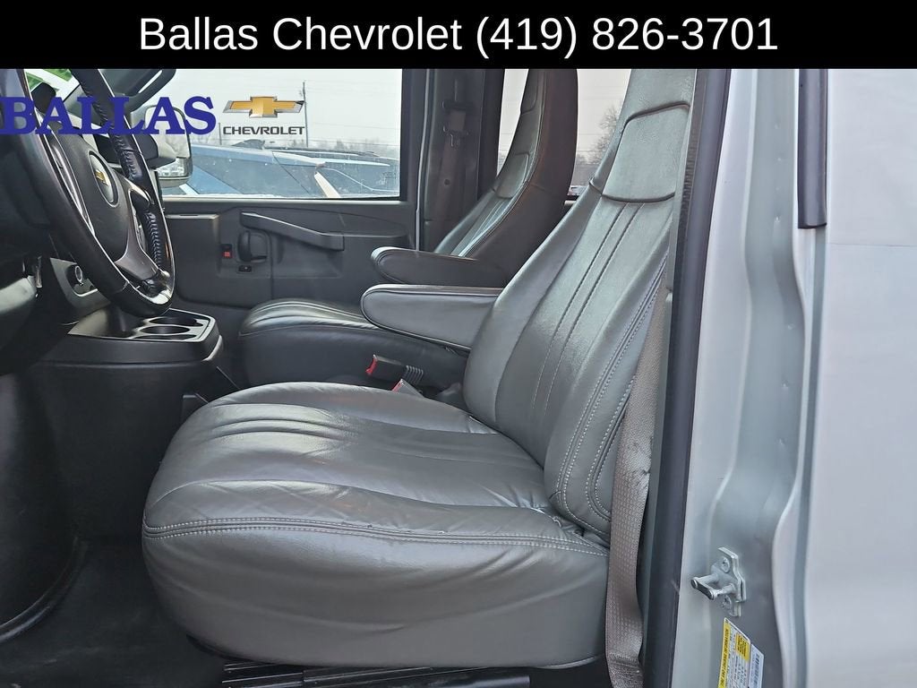 2017 Chevrolet Express Passenger 3500 LS