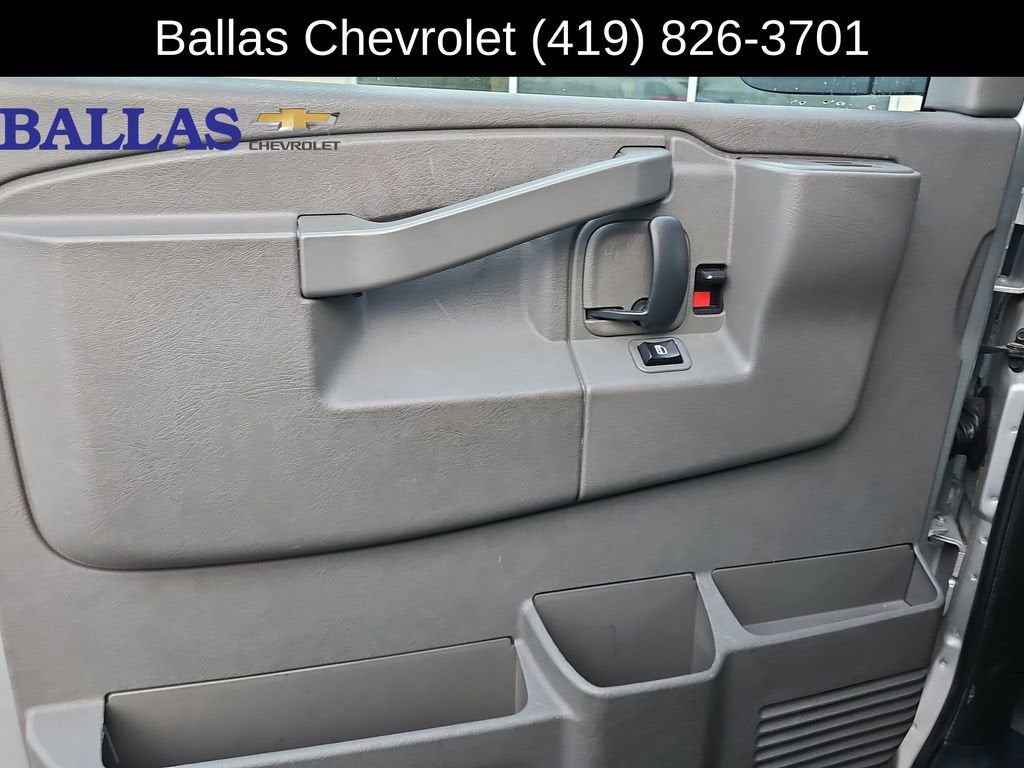 2017 Chevrolet Express Passenger 3500 LS