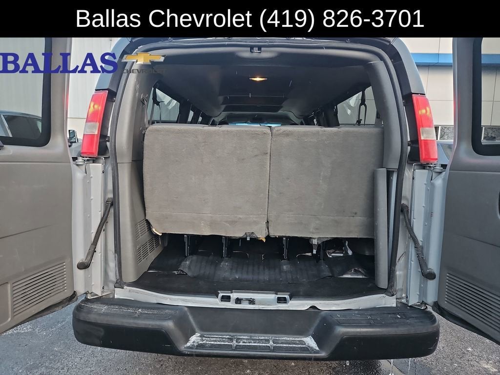 2017 Chevrolet Express Passenger 3500 LS