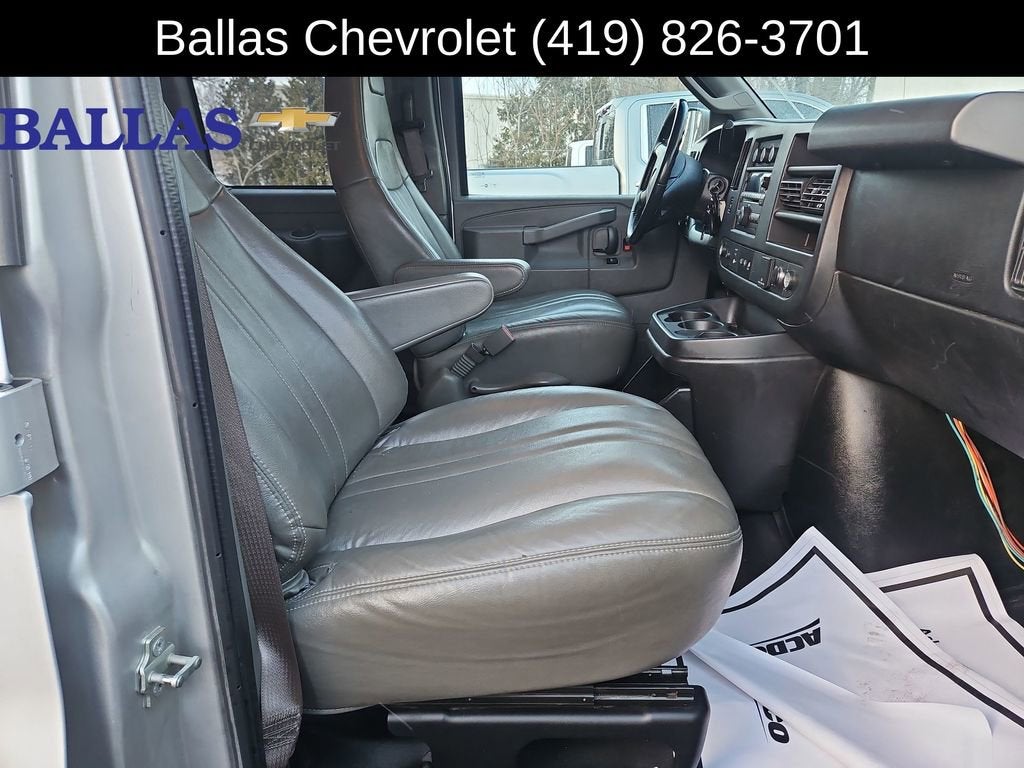 2017 Chevrolet Express Passenger 3500 LS