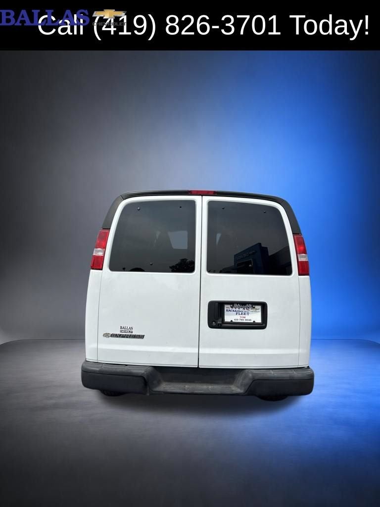 2022 Chevrolet Express Passenger 3500 1LS