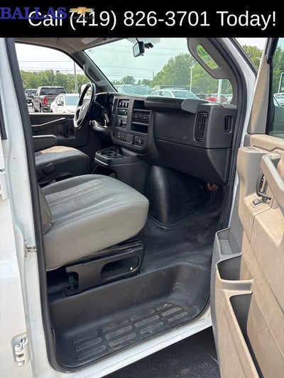2022 Chevrolet Express Passenger 3500 1LS