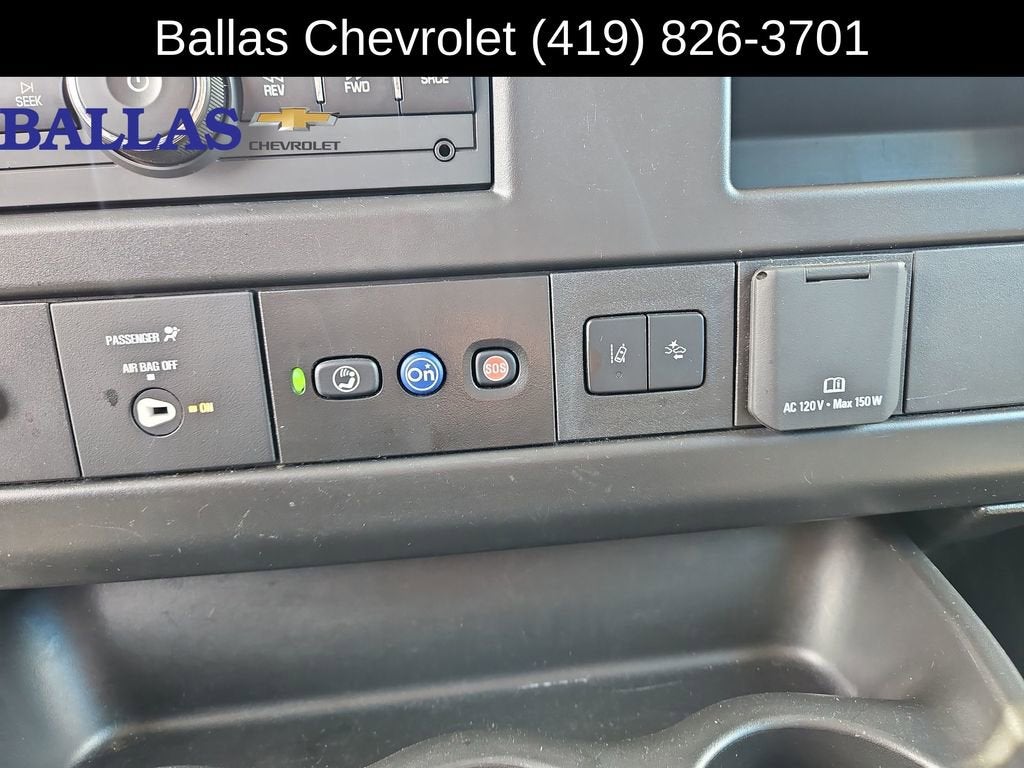 2024 Chevrolet Express Passenger 3500 1LT