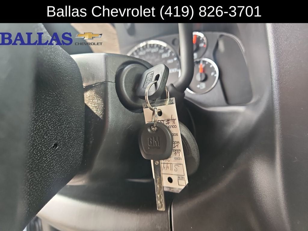 2024 Chevrolet Express Passenger 3500 1LT