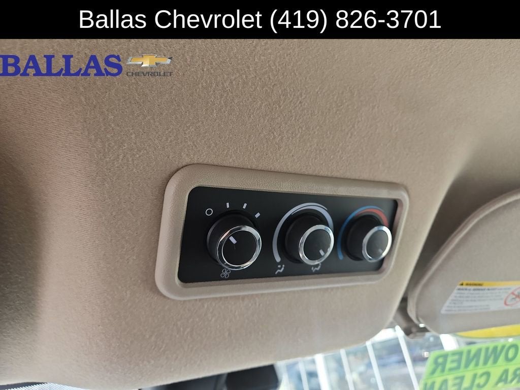 2024 Chevrolet Express Passenger 3500 1LT