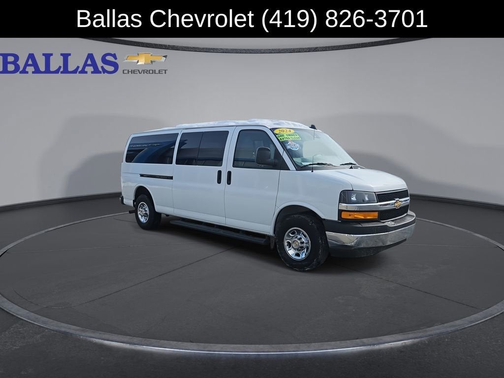 2024 Chevrolet Express Passenger 3500 1LT