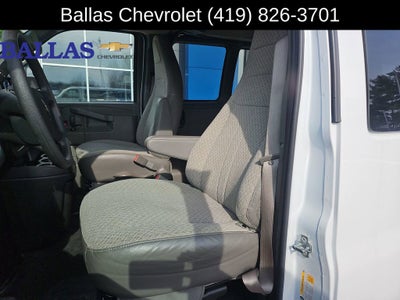 2024 Chevrolet Express Passenger 3500 1LT