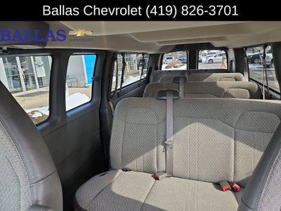 2024 Chevrolet Express Passenger 3500 1LT