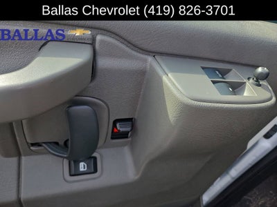 2024 Chevrolet Express Passenger 3500 1LT