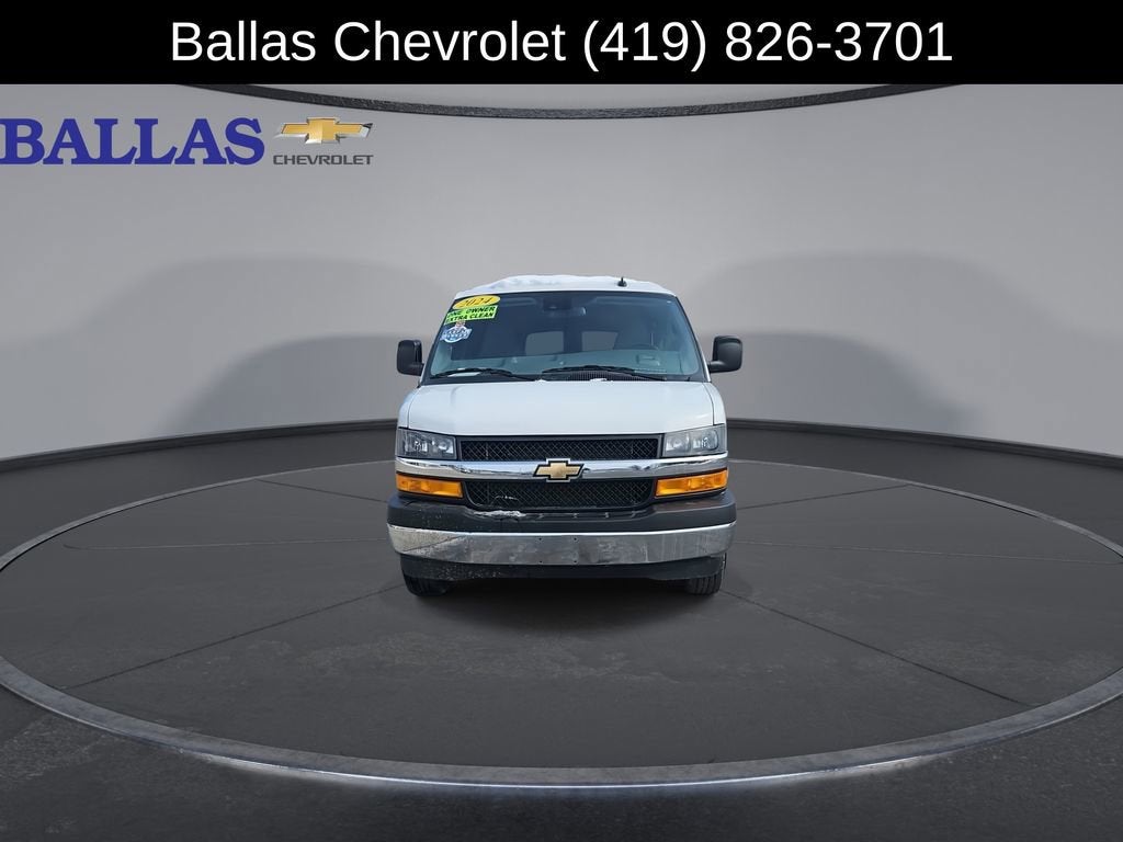 2024 Chevrolet Express Passenger 3500 1LT