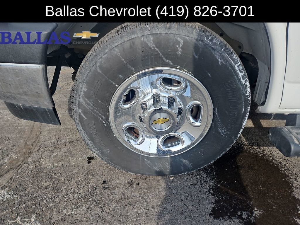 2024 Chevrolet Express Passenger 3500 1LT