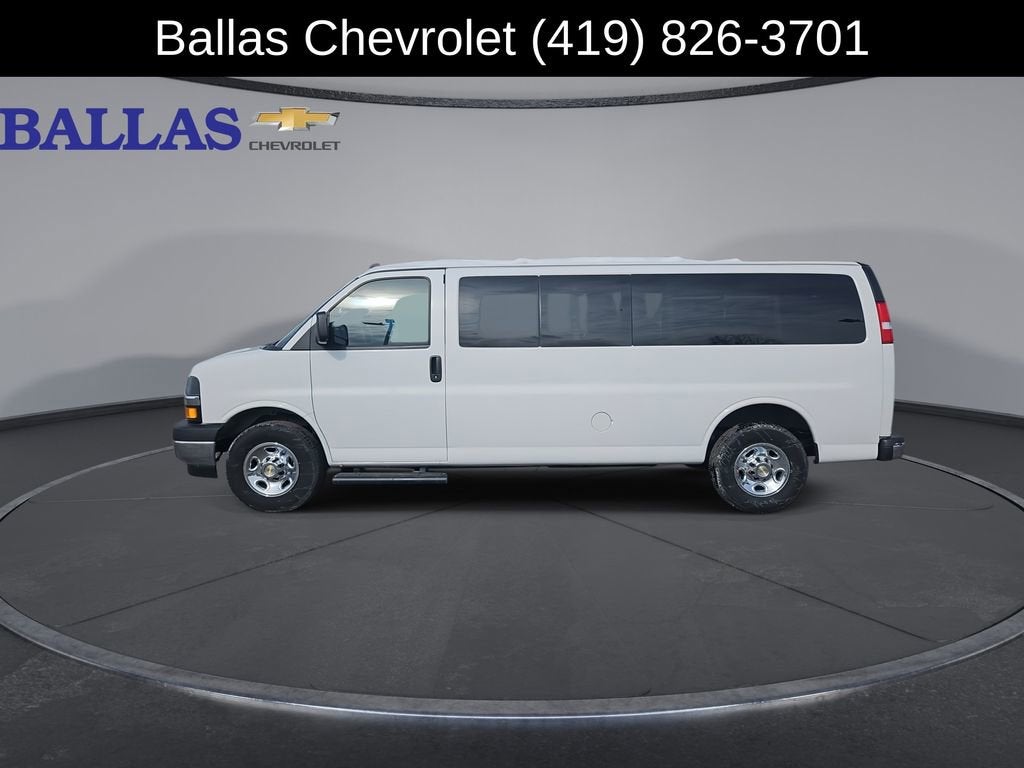 2024 Chevrolet Express Passenger 3500 1LT