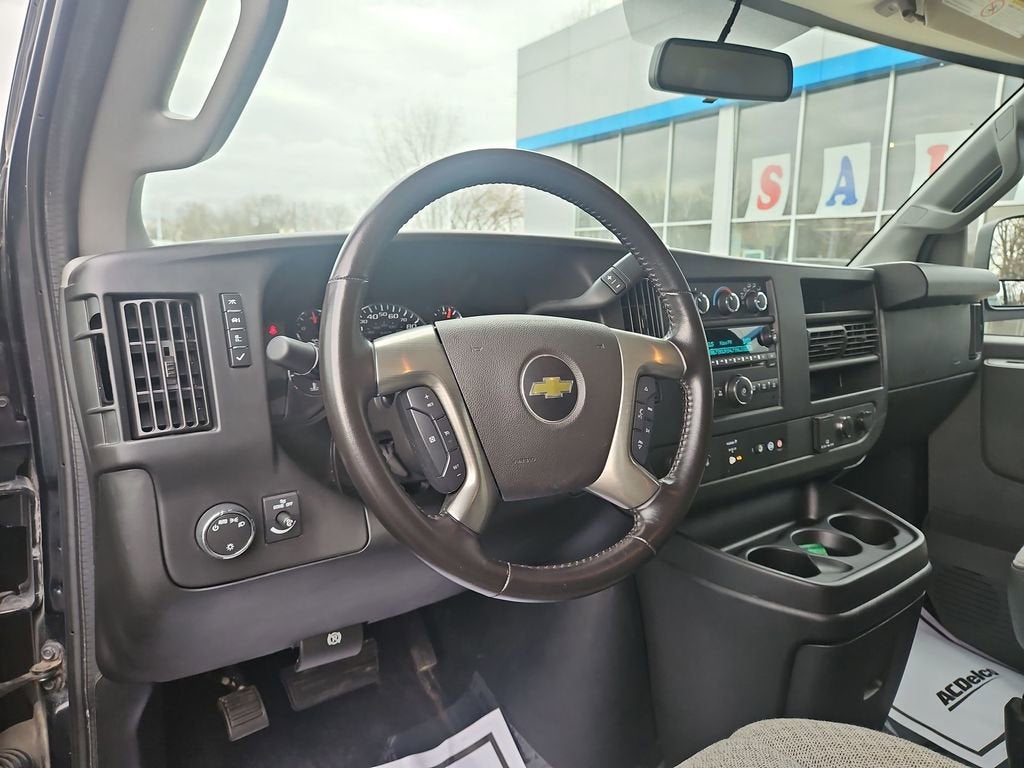 2017 Chevrolet Express Passenger 3500 LT