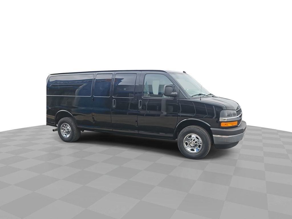 2017 Chevrolet Express Passenger 3500 LT