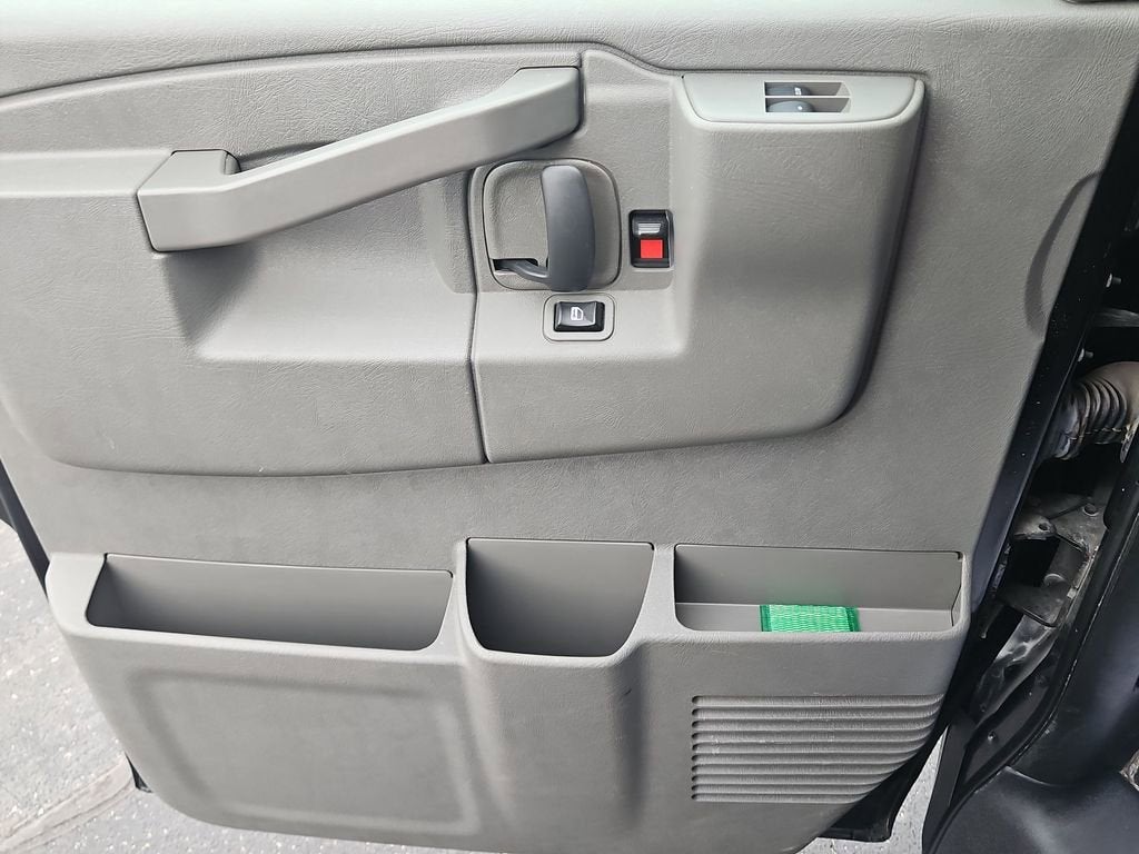 2017 Chevrolet Express Passenger 3500 LT