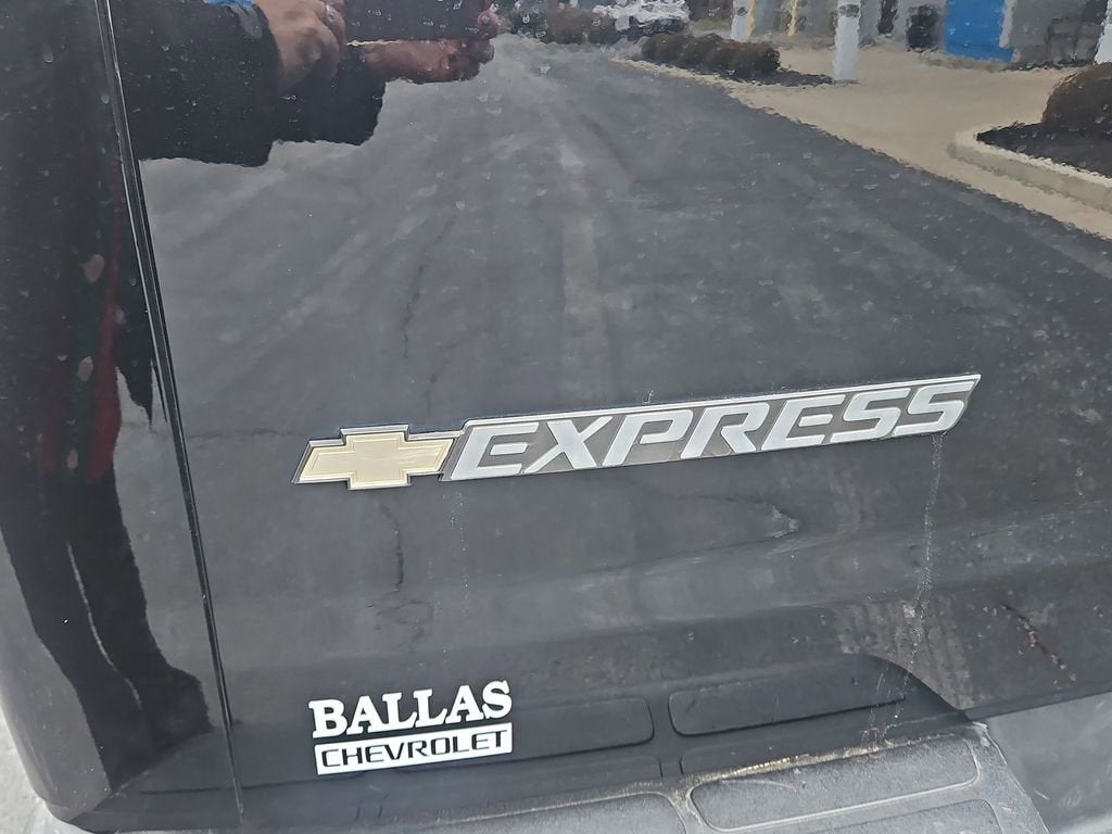 2017 Chevrolet Express Passenger 3500 LT