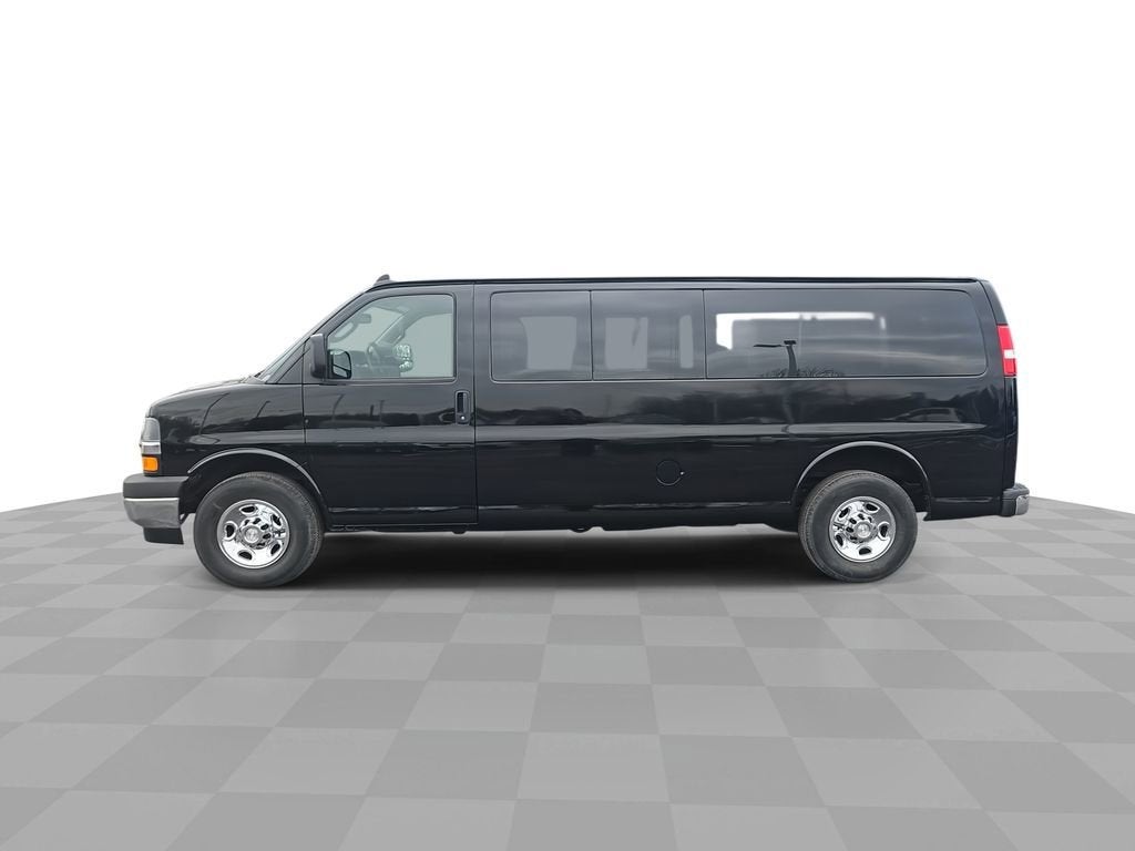 2017 Chevrolet Express Passenger 3500 LT