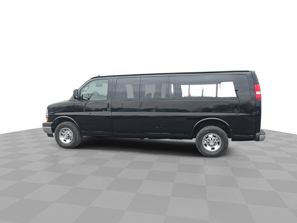 2017 Chevrolet Express Passenger 3500 LT