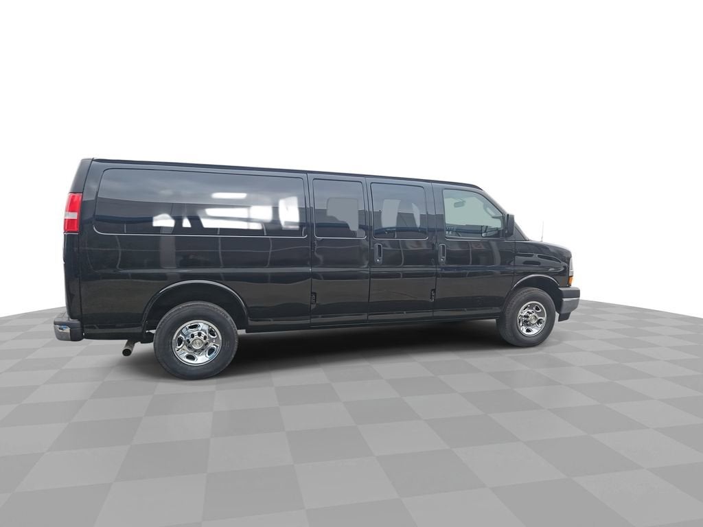 2017 Chevrolet Express Passenger 3500 LT