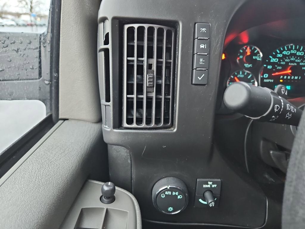 2024 Chevrolet Express Cargo 2500 WT