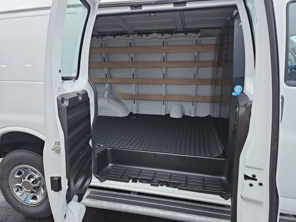 2024 Chevrolet Express Cargo 2500 WT
