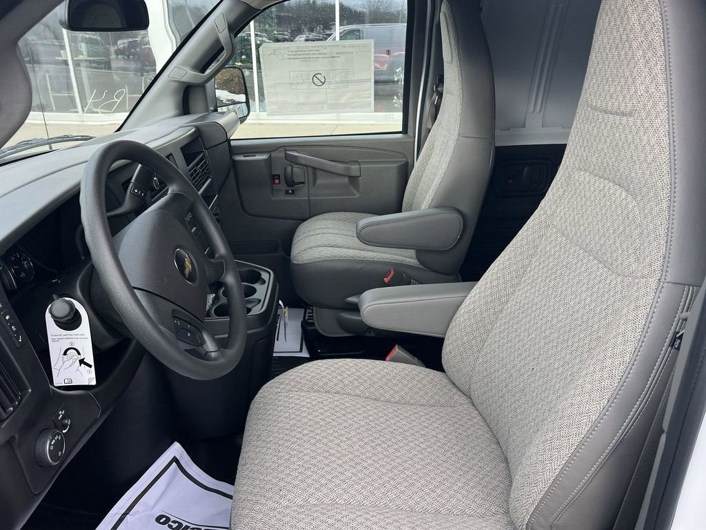 2025 Chevrolet Express Cargo 2500 WT