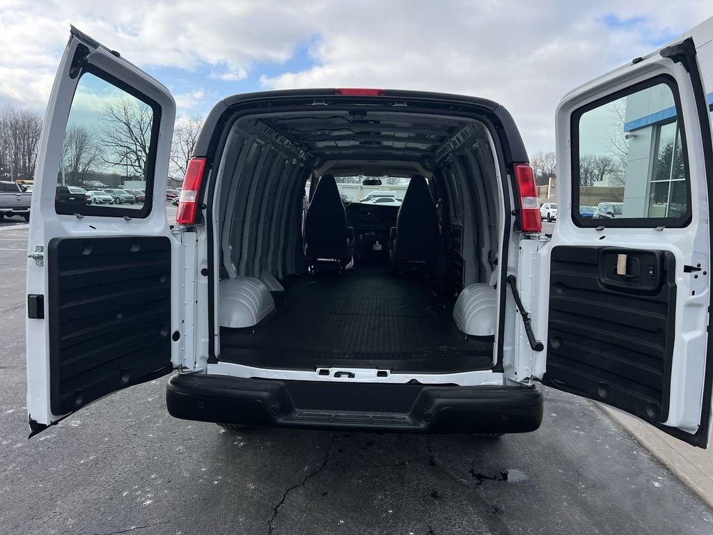 2025 Chevrolet Express Cargo 2500 WT