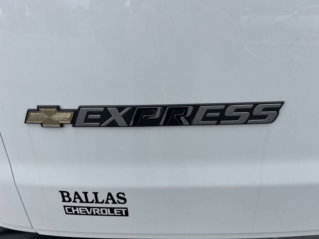 2025 Chevrolet Express Cargo 2500 WT