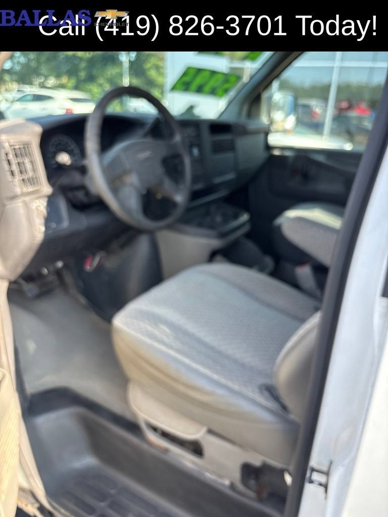 2003 GMC Savana Passenger 2500 Standard