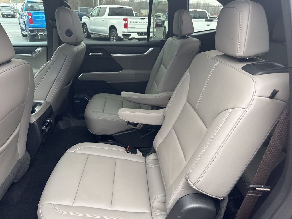 2024 GMC Acadia Elevation