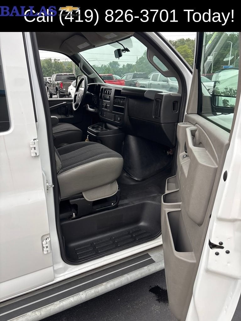 2025 GMC Savana Cargo Work Van