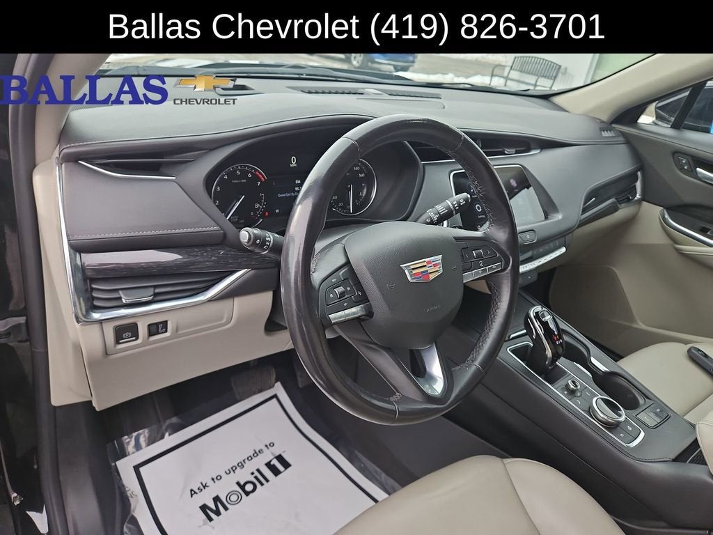 2023 Cadillac XT4 Premium Luxury