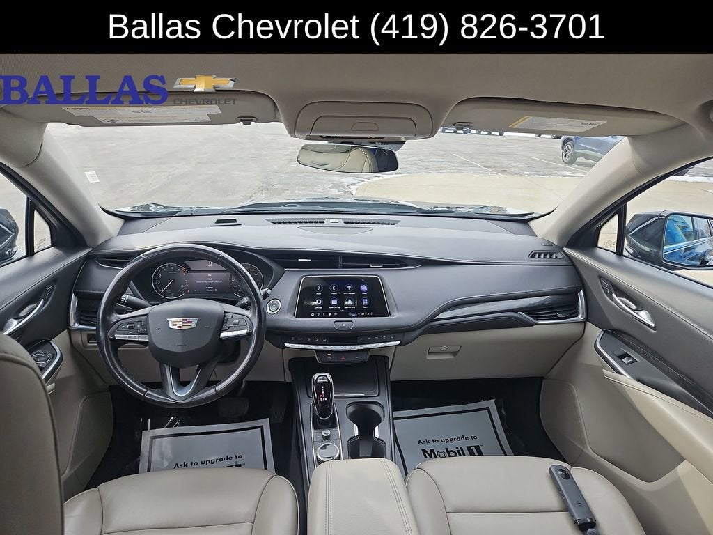 2023 Cadillac XT4 Premium Luxury