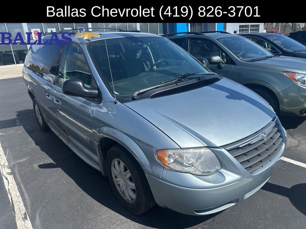 2005 Chrysler Town & Country Touring