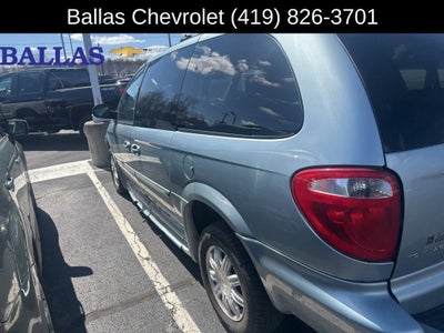 2005 Chrysler Town & Country Touring