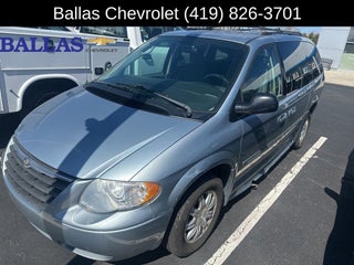 2005 Chrysler Town &amp; Country Touring