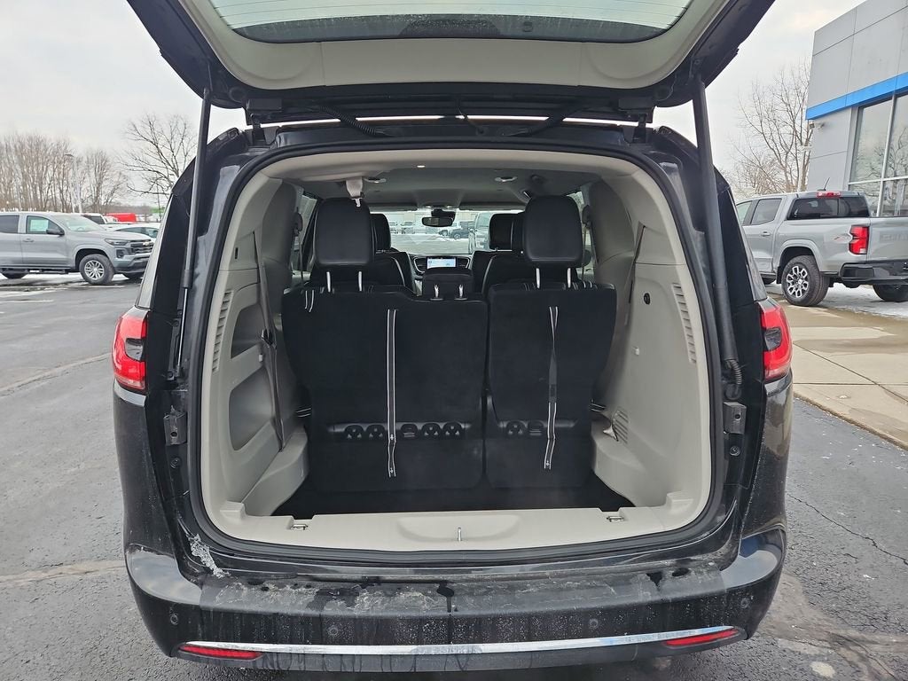 2023 Chrysler Pacifica Touring L