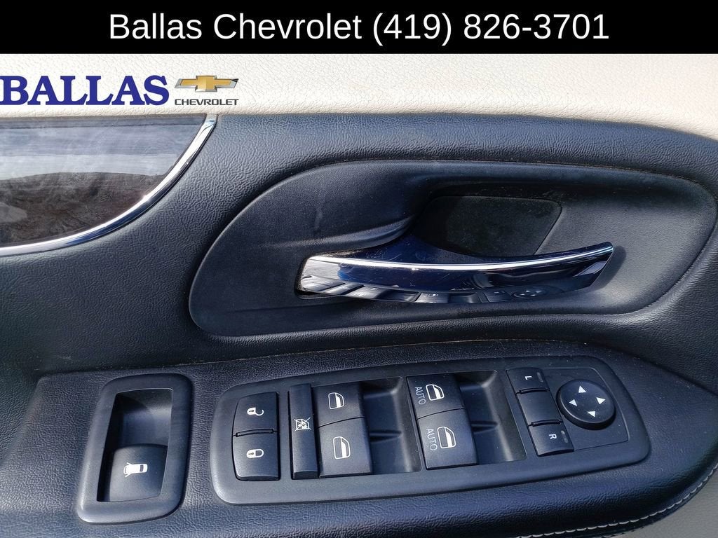 2012 Chrysler Town & Country Touring