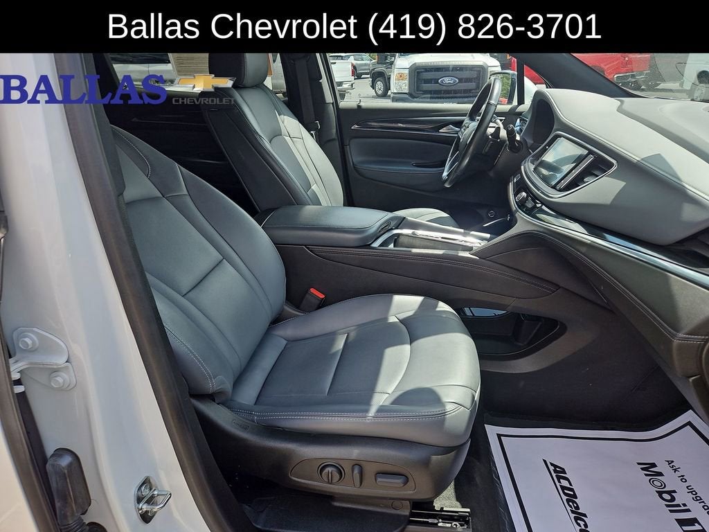 2022 Buick Enclave Essence