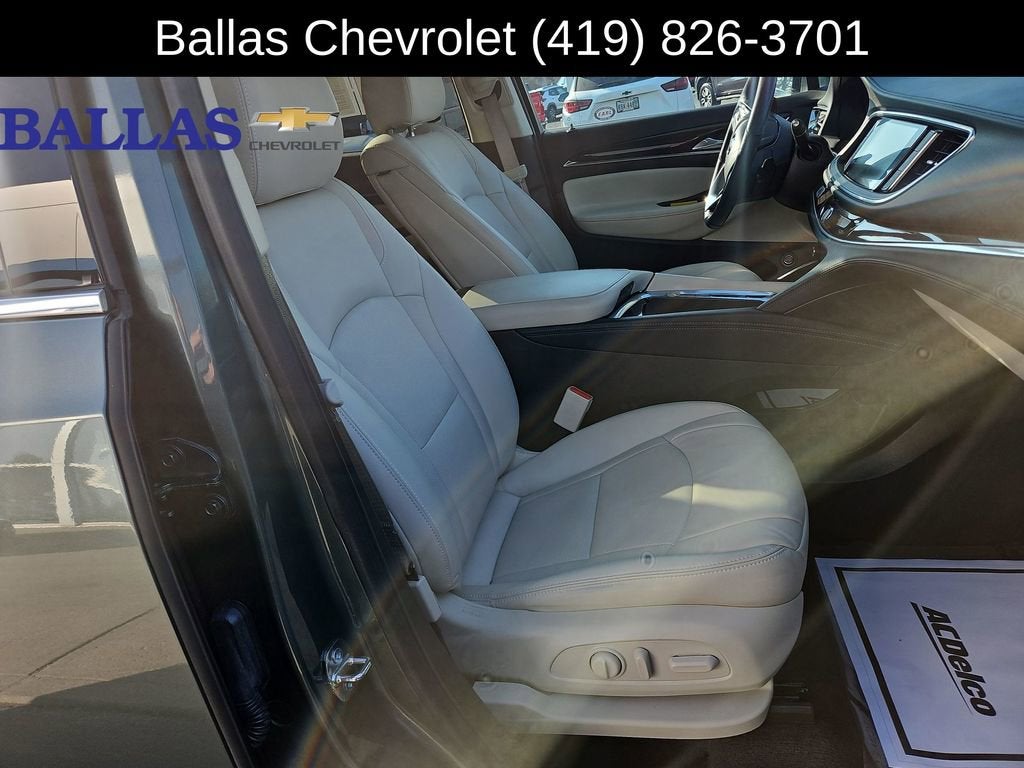 2023 Buick Enclave Essence
