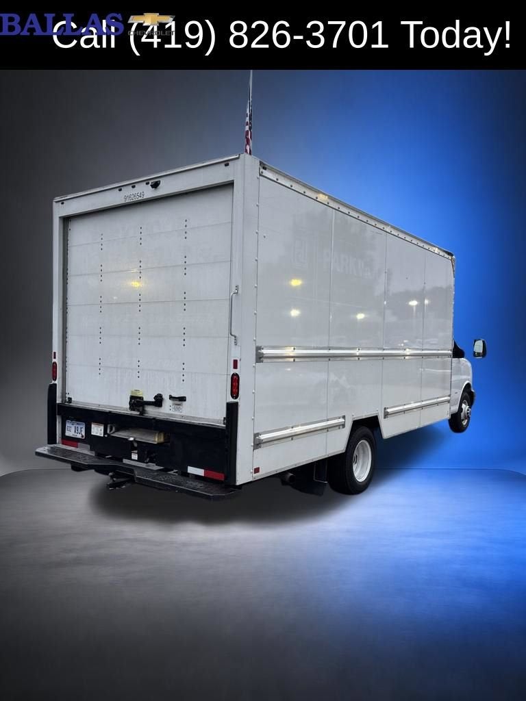 2022 GMC Savana Cutaway 3500 Work Van
